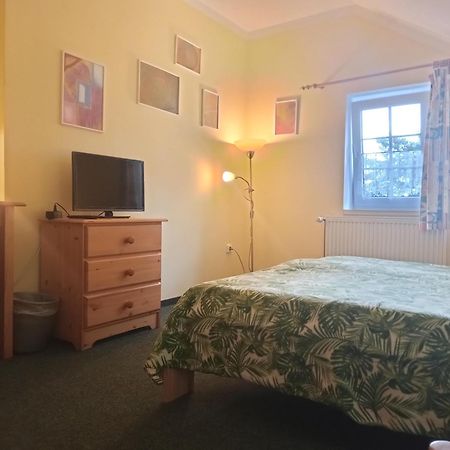 Hotel U Zeleneho Stromu - Zum Gruenen Baum Hřensko Dış mekan fotoğraf