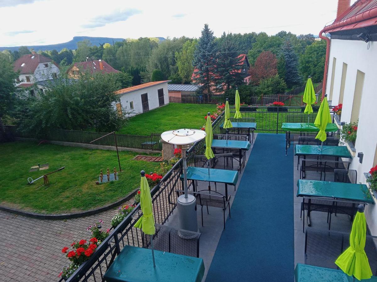 Hotel U Zeleneho Stromu - Zum Gruenen Baum Hřensko Dış mekan fotoğraf