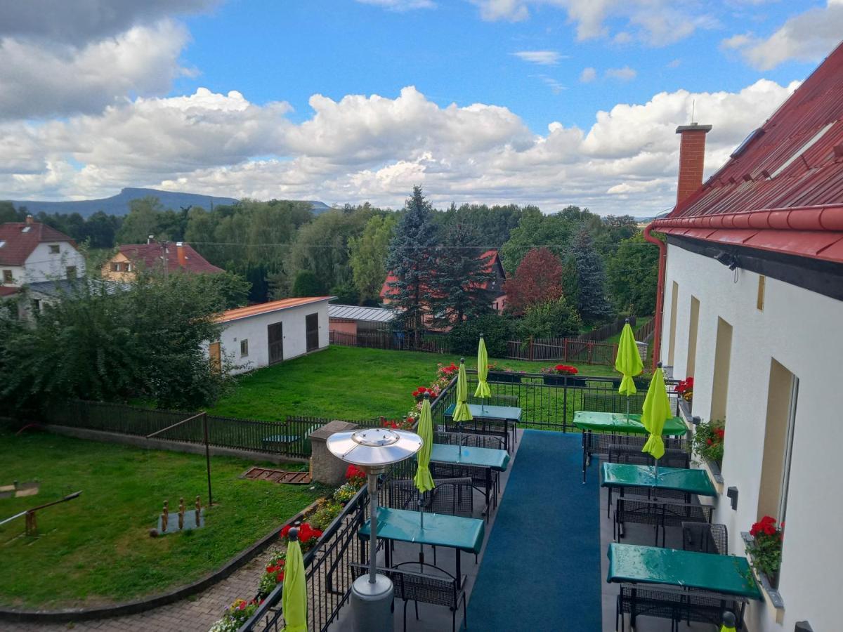 Hotel U Zeleneho Stromu - Zum Gruenen Baum Hřensko Dış mekan fotoğraf