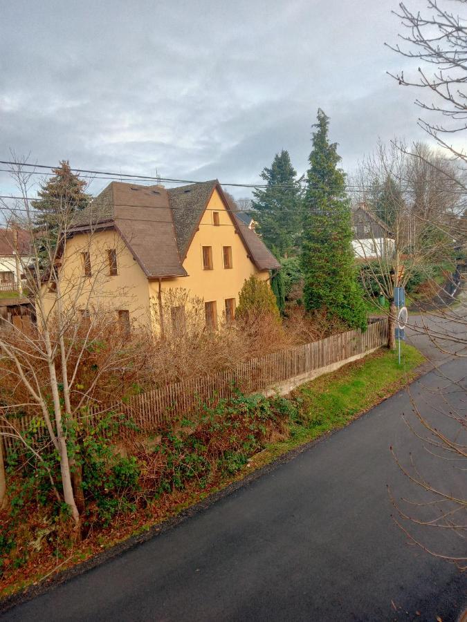 Hotel U Zeleneho Stromu - Zum Gruenen Baum Hřensko Dış mekan fotoğraf