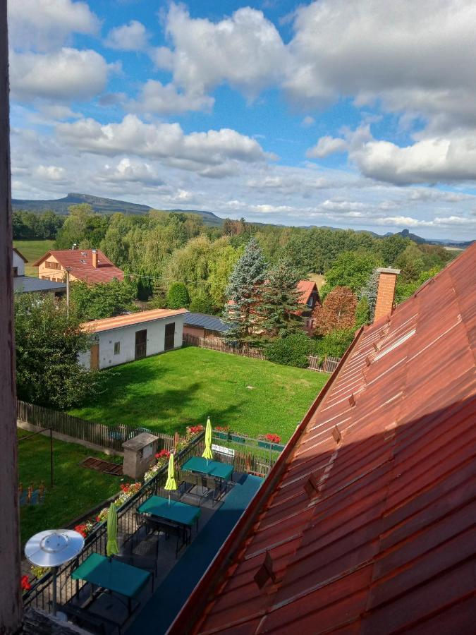 Hotel U Zeleneho Stromu - Zum Gruenen Baum Hřensko Dış mekan fotoğraf