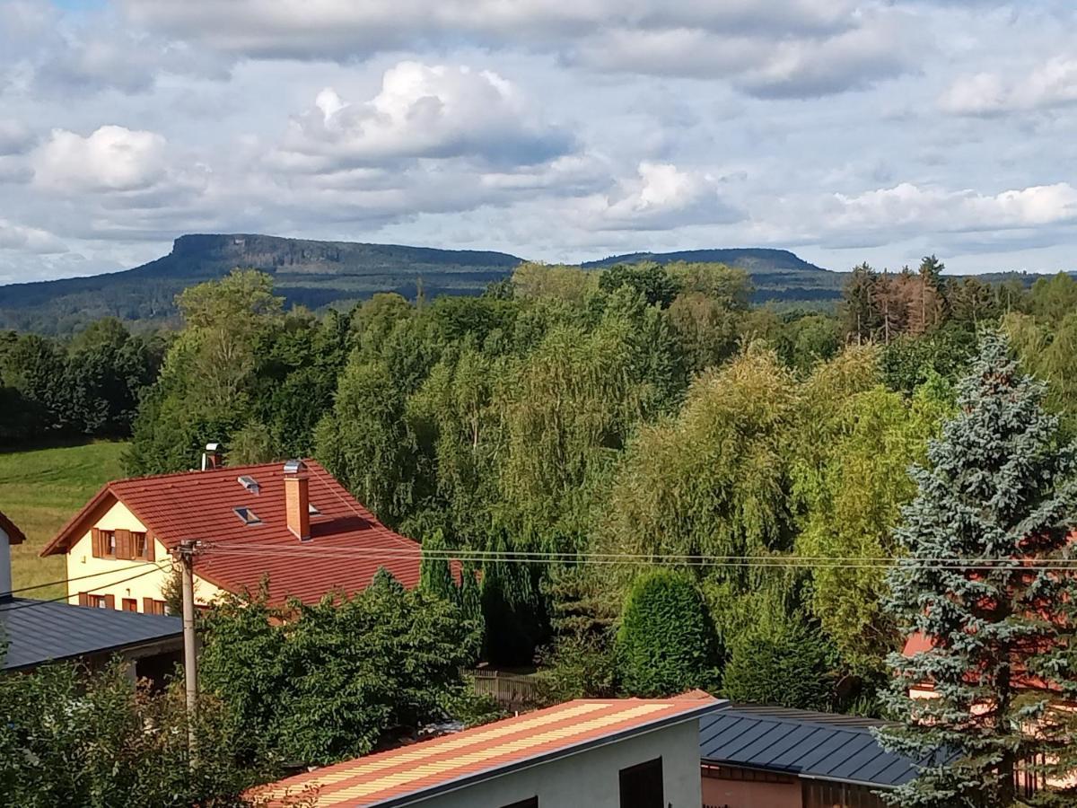 Hotel U Zeleneho Stromu - Zum Gruenen Baum Hřensko Dış mekan fotoğraf