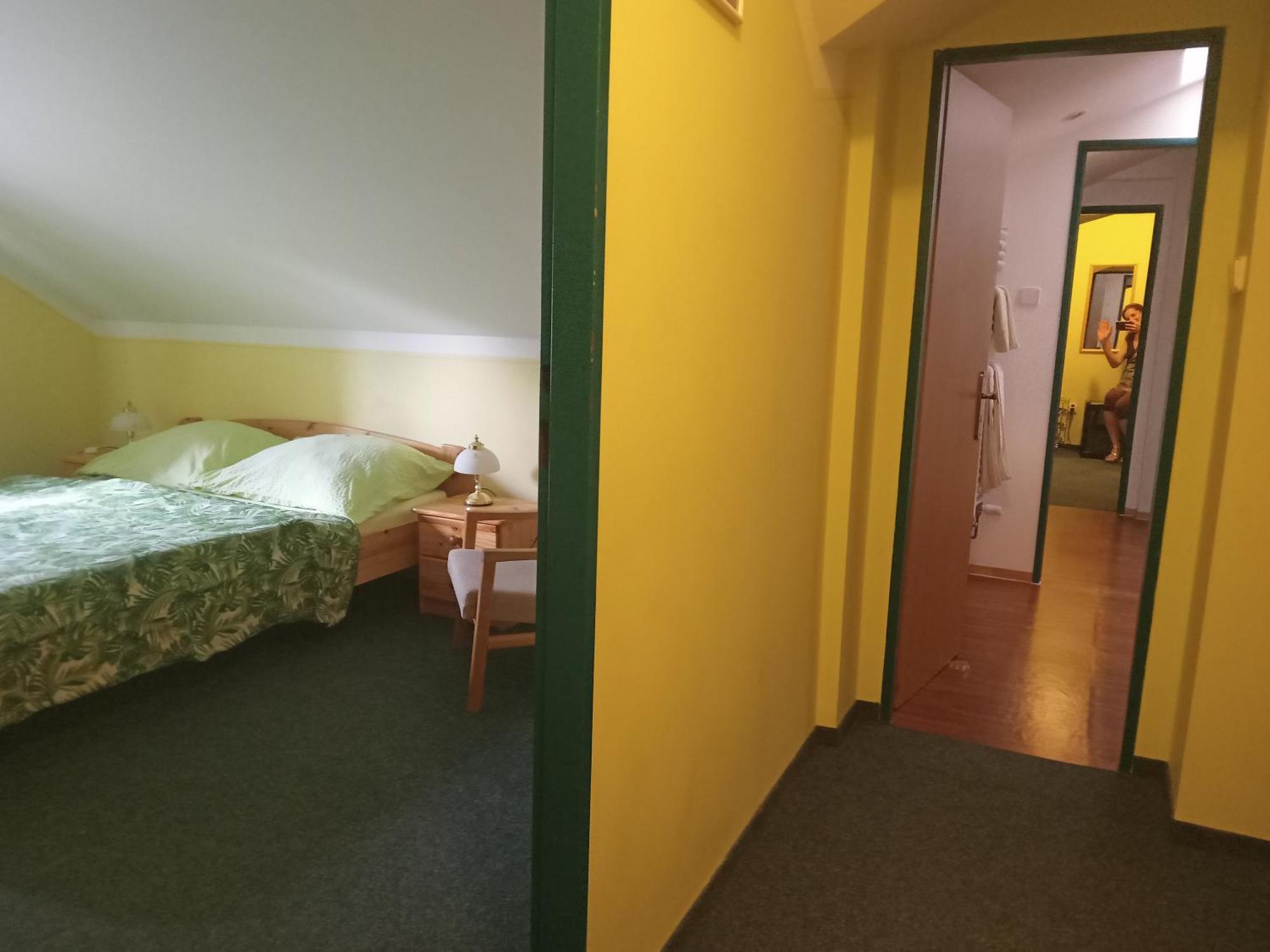 Hotel U Zeleneho Stromu - Zum Gruenen Baum Hřensko Dış mekan fotoğraf